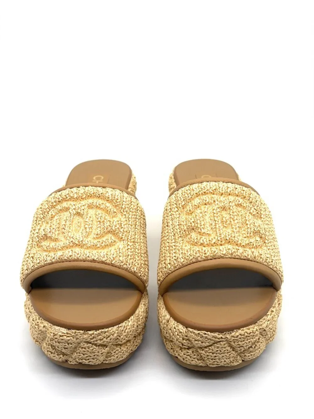 CHANEL 25c quilted